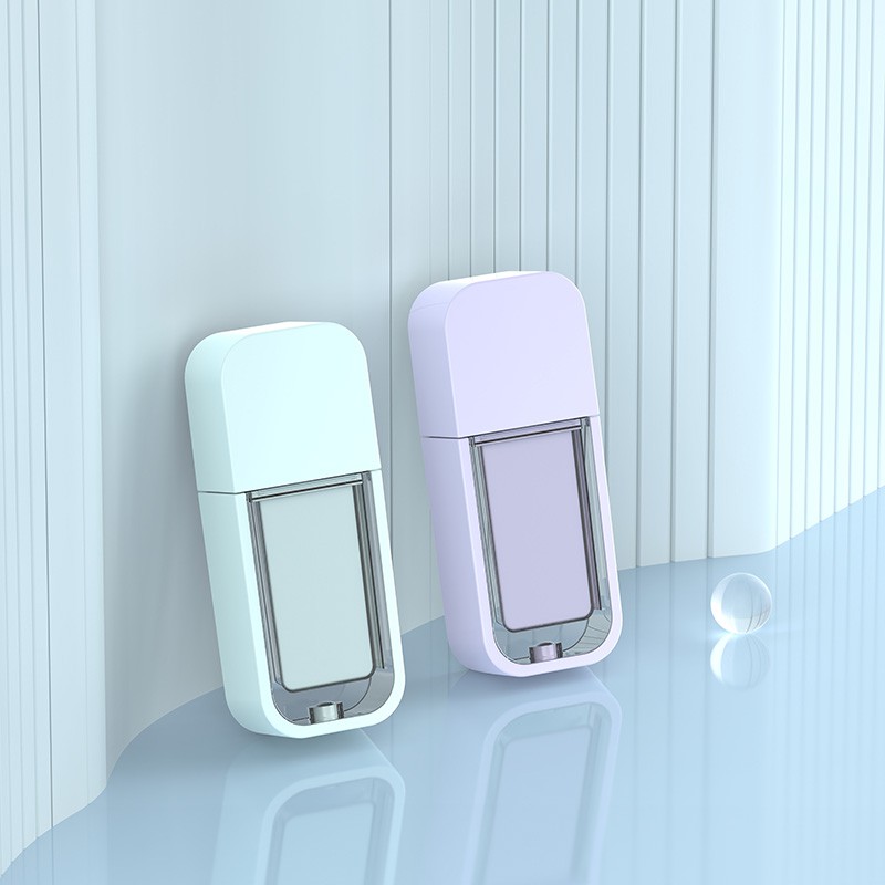 Tukša caurspīdīga lūpu spīduma caurule